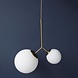 House Doctor Twice hanglamp messing met twee wit glazen kappen House Doctor Twice hanglamp messing met twee wit glazen kappen