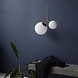 House Doctor Twice hanglamp messing met twee wit glazen kappen House Doctor Twice hanglamp messing met twee wit glazen kappen