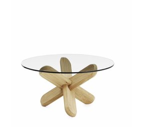 Normann Copenhagen Ding mesa baja de roble