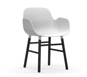 Normann Copenhagen Form Armchair stoel zwart wit Normann Copenhagen Form Armchair stoel zwart wit