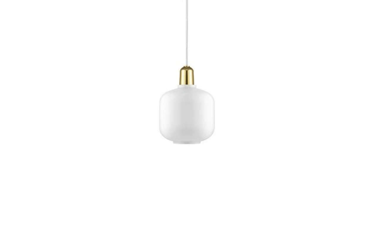 Normann Copenhagen AMP Small hanglamp wit messing - 502165 Normann Copenhagen AMP Small hanglamp wit messing - 502165