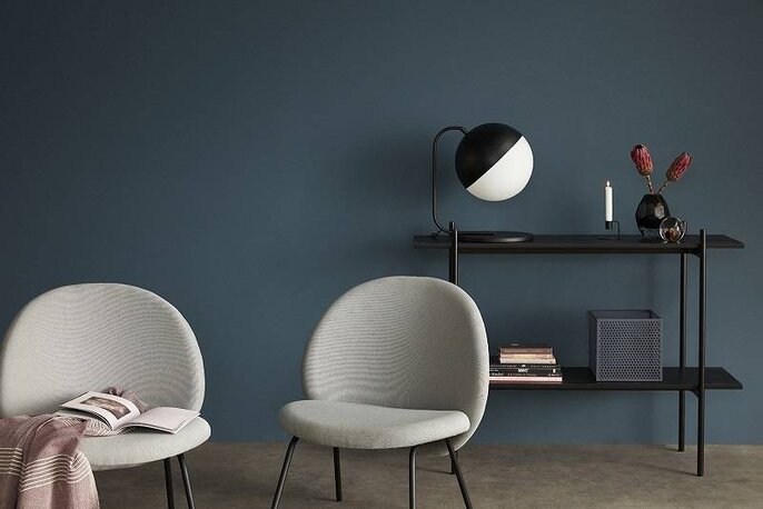 Hubsch Tafellamp zwart metaal met wit glas Hubsch Tafellamp zwart metaal met wit glas