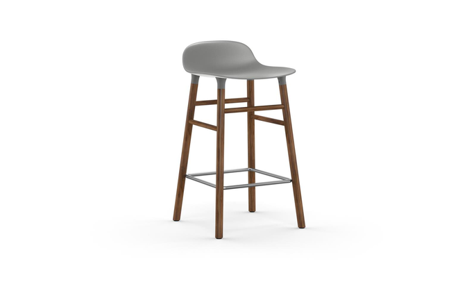 Normann Copenhagen Form valnød Barstoel