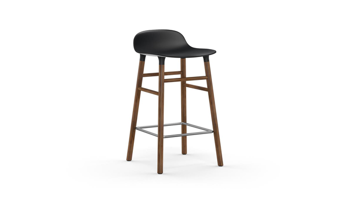 Normann Copenhagen Form valnød Barstoel