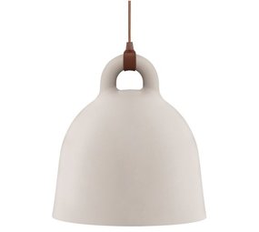 Normann Copenhagen Campana de arena ligera colgante grande Normann Copenhagen Campana de arena ligera colgante grande