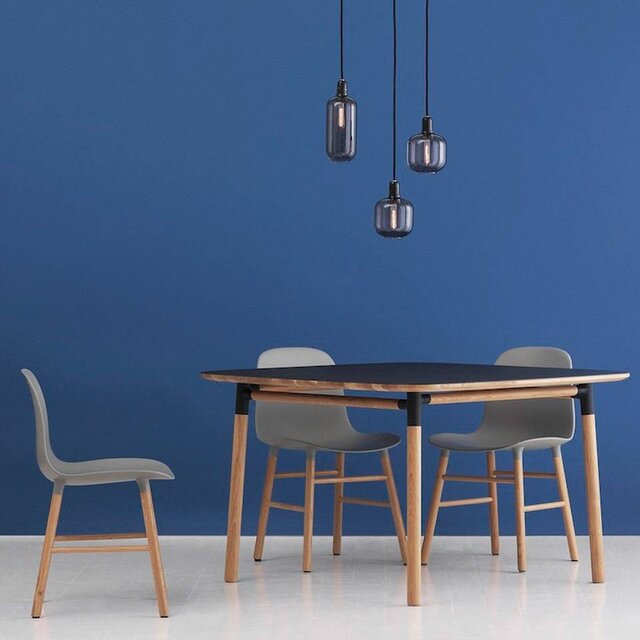 Normann Copenhagen AMP Grande lampada a sospensione fumo nero