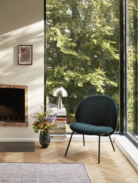 Hubsch Lounge chair with metal legs - green