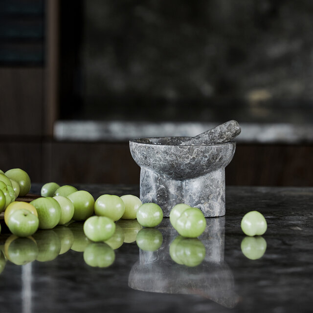 House Doctor Kulti mortar with pestle marble - gray / brown