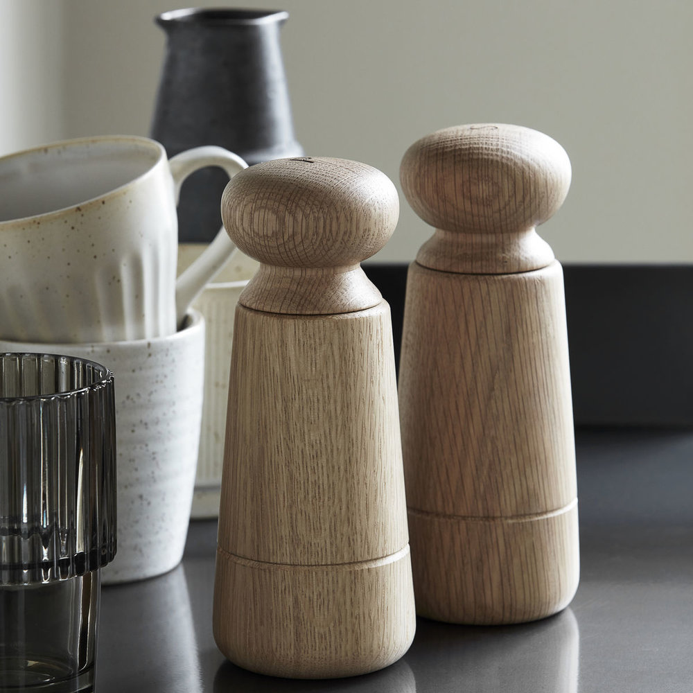 House Doctor Wardha salt and pepper set - oak wood House Doctor Wardha salt and pepper set - oak wood