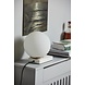 Nordal Enyo tafellamp - mat wit met marmer Nordal Enyo tafellamp - mat wit met marmer