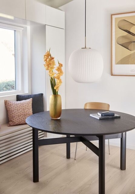 Hubsch Dining table oak round - black Hubsch Dining table oak round - black