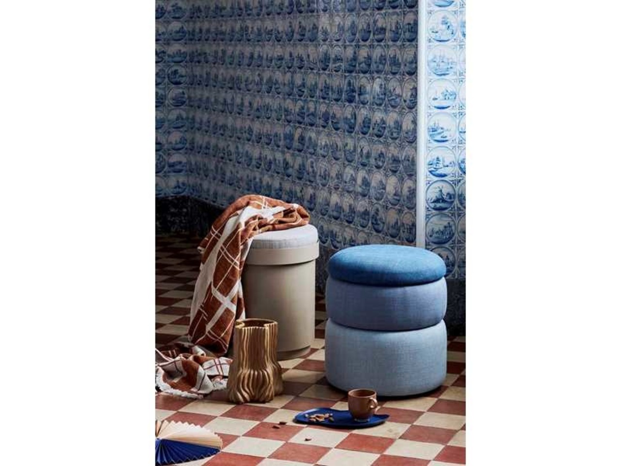 Broste Copenhagen Broste Copenhagen Ninna bord høyt - beige Broste Copenhagen Broste Copenhagen Ninna bord høyt - beige