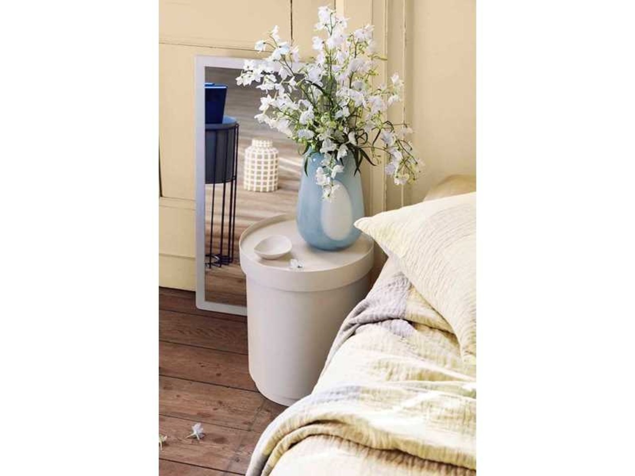 Broste Copenhagen Tenna spejl lyseblå - W46XL78XH3,3CM