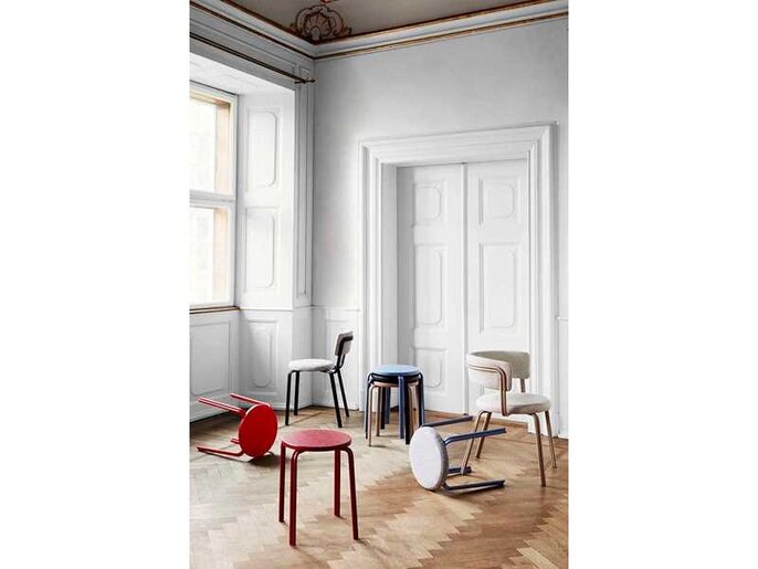 Broste Copenhagen Oda hocker eisen/esche furnier - rot