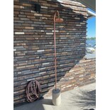 Seletti Douche d'extérieur Aquart - cuivre / béton Seletti Douche d'extérieur Aquart - cuivre / béton