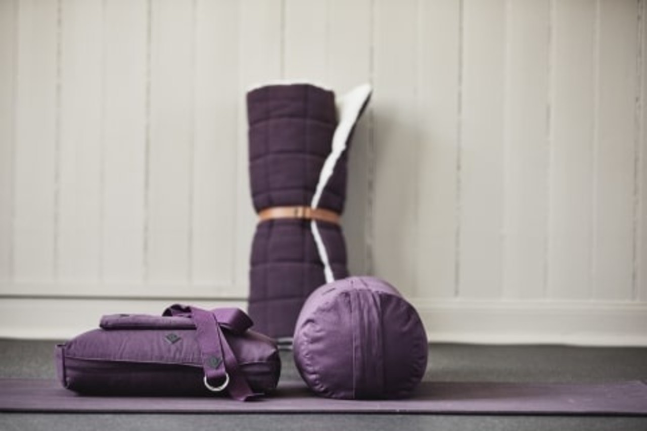 Nordal Yoga meditatie bolster - burgundy Nordal Yoga meditatie bolster - burgundy