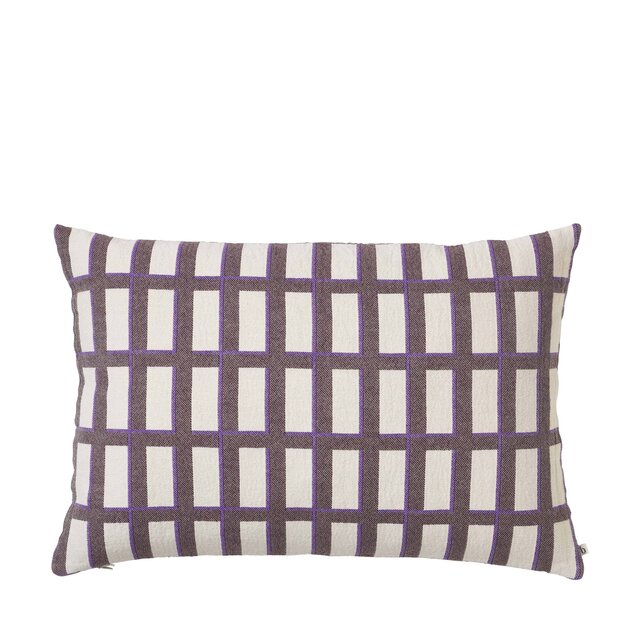 Broste Copenhagen Isa cushion purple - 40x60cm