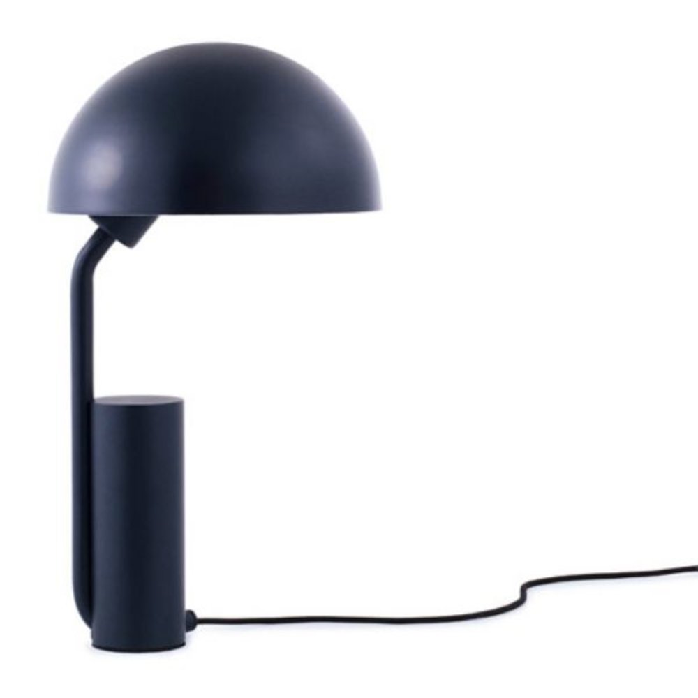 Normann Copenhagen Lampada da tavolo blu scuro Cap