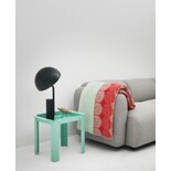 Normann Copenhagen Lámpara de mesa de color azul oscuro Cap