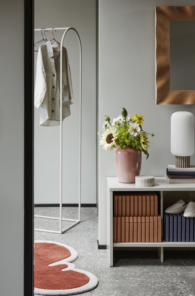 Broste Copenhagen Archie clothes rack with mirror white - 32000051 Broste Copenhagen Archie clothes rack with mirror white - 32000051