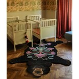 Doing Goods Blooming black bear rug XL - 1.45.10.093.900.6 Doing Goods Blooming black bear rug XL - 1.45.10.093.900.6