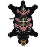 Doing Goods Blooming black bear rug XL - 1.45.10.093.900.6 Doing Goods Blooming black bear rug XL - 1.45.10.093.900.6