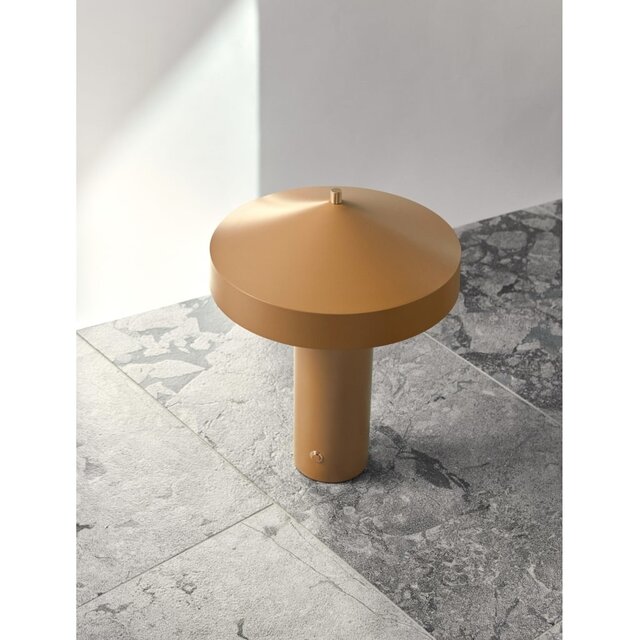 OYOY Lampe à poser Hatto safran - L300698 OYOY Lampe à poser Hatto safran - L300698