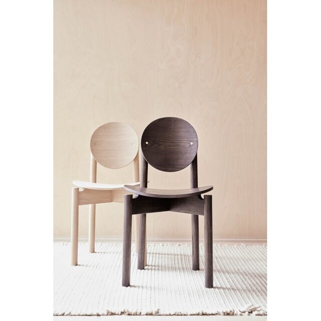 OYOY Chaise OY marron foncé - L300947 OYOY Chaise OY marron foncé - L300947