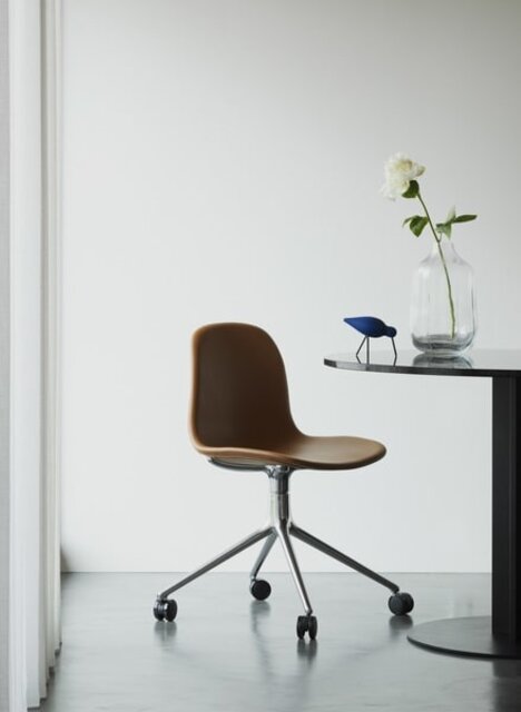 Normann Copenhagen Trinn vase høyde 31 cm - 102085
