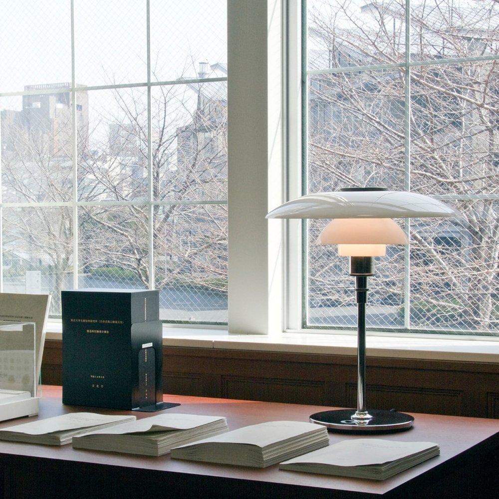 Louis Poulsen Lampada da tavolo in vetro PH 4½-3½ cromo - 5744161501