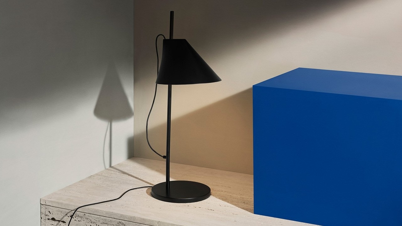 Louis Poulsen Lampe à poser Yuh noir - 5744612555 Louis Poulsen Lampe à poser Yuh noir - 5744612555