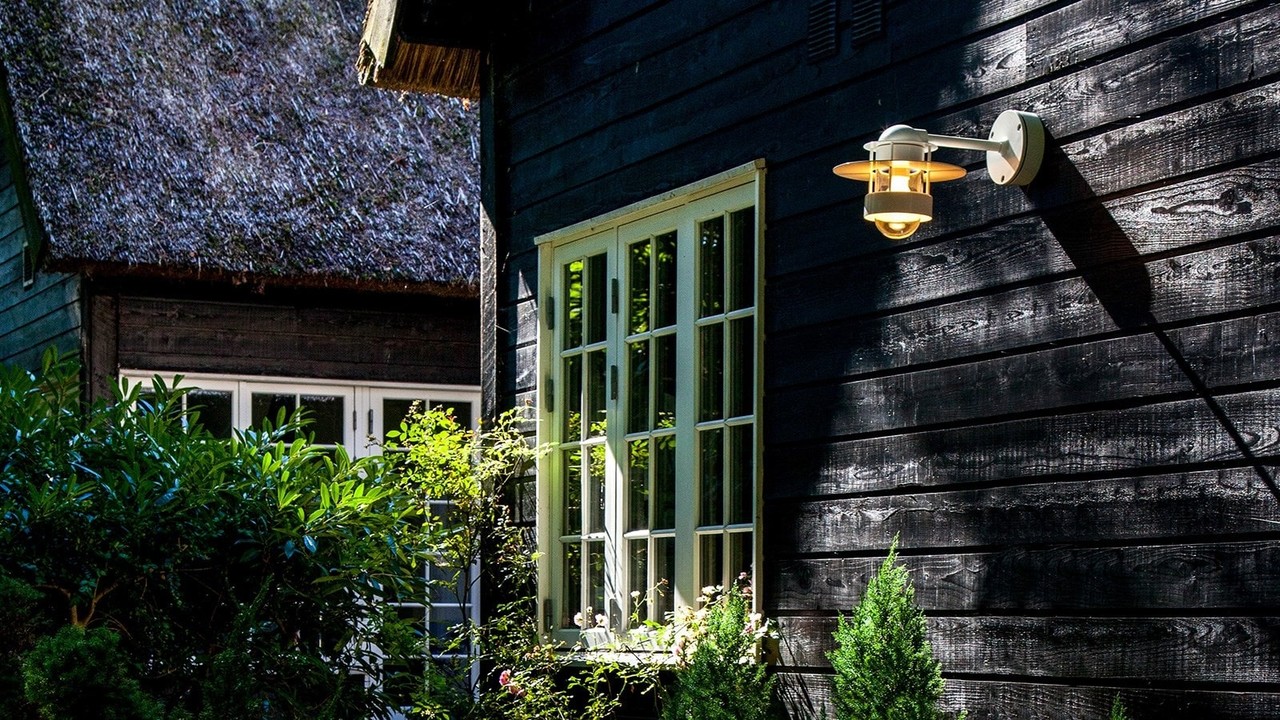 Louis Poulsen Albertslund utendørs vegglampe lang galvanisert - 5743142686