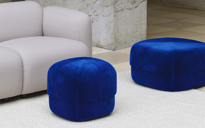 Normann Copenhagen Reposapiés Circus pequeño azul eléctrico - 601064