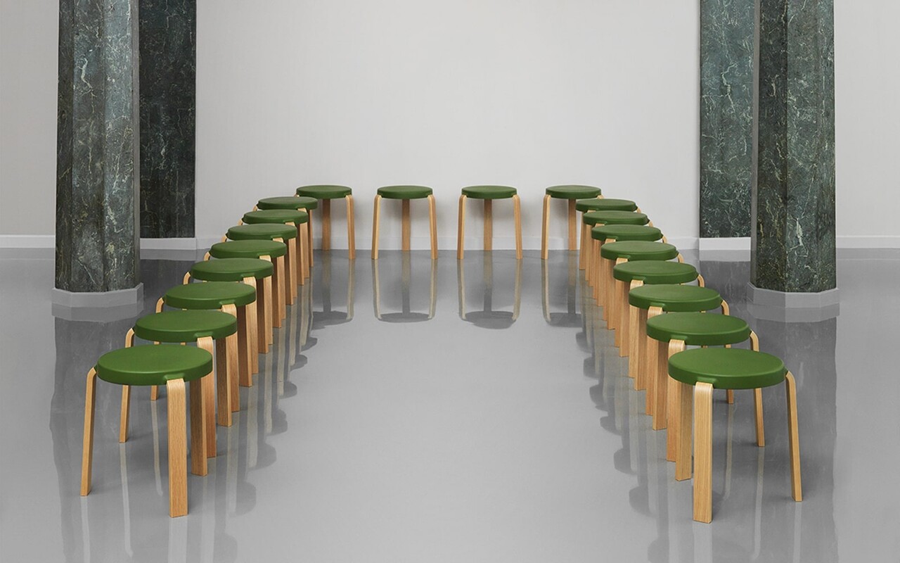 Normann Copenhagen Tap kruk walnoot/olijf - 602259 Normann Copenhagen Tap kruk walnoot/olijf - 602259