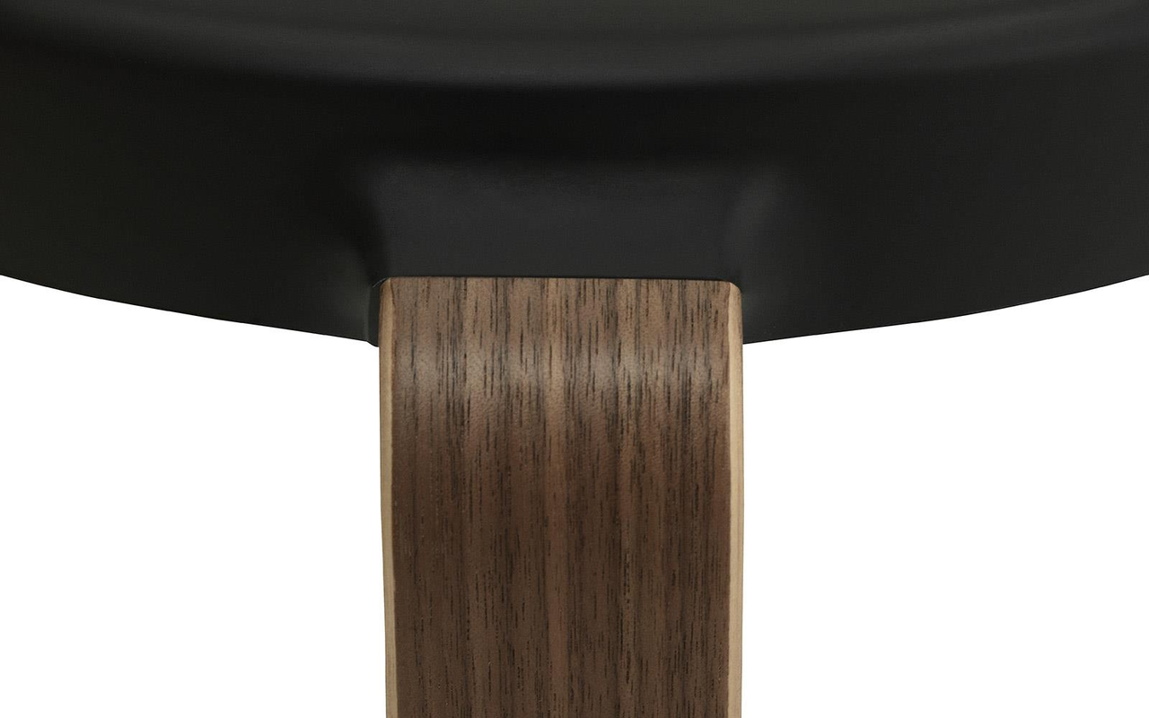 Normann Copenhagen Tap kruk walnoot/zwart - 602256 Normann Copenhagen Tap kruk walnoot/zwart - 602256