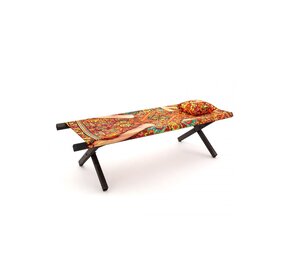 Seletti Dame sur la chaise longue de tapis Seletti Dame sur la chaise longue de tapis