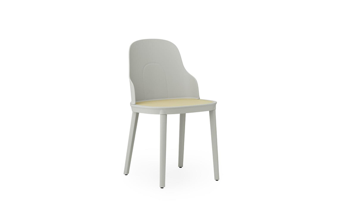 Normann Copenhagen Allez Stuhl aus Rohrgeflecht in warmem Grau – 304048