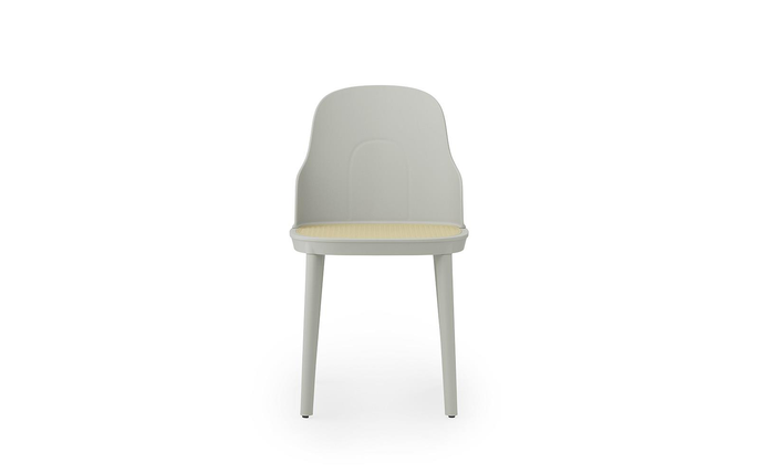 Normann Copenhagen Allez Stuhl aus Rohrgeflecht in warmem Grau – 304048