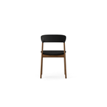 Normann Copenhagen Herit stol mørk eg/tekstilsort - 1401015 Normann Copenhagen Herit stol mørk eg/tekstilsort - 1401015