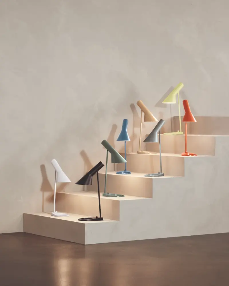 Louis Poulsen AJ bordlampe mini elektrisk orange - 5744170204 Louis Poulsen AJ bordlampe mini elektrisk orange - 5744170204