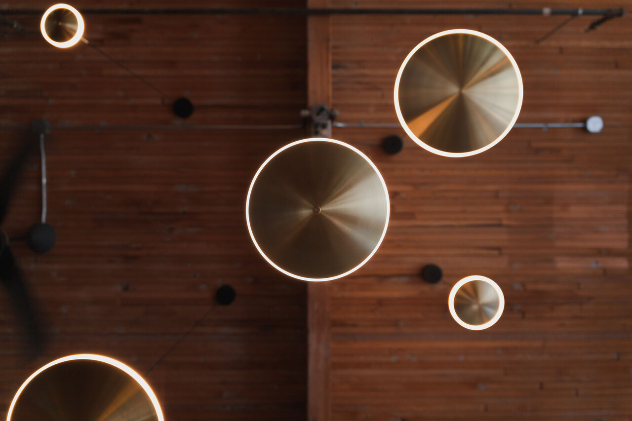 Graypants Dish10v hanging lamp brass - GP-285