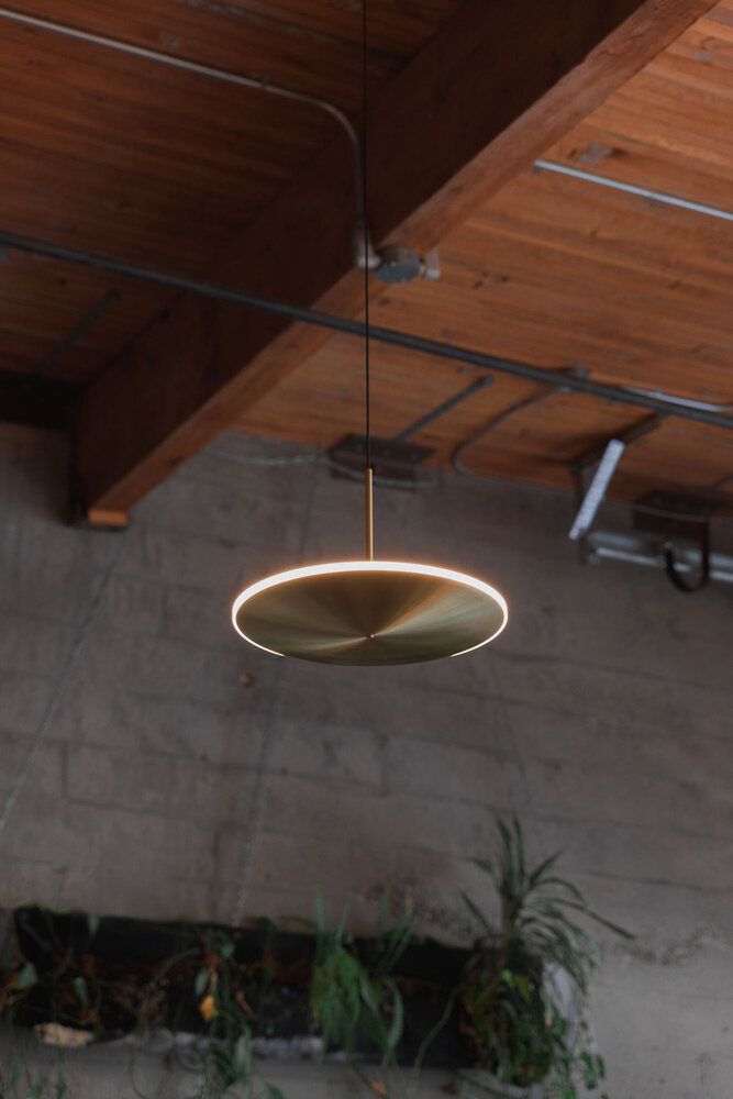 Graypants Lampe suspendue Dish17h en laiton - GP-283 Graypants Lampe suspendue Dish17h en laiton - GP-283