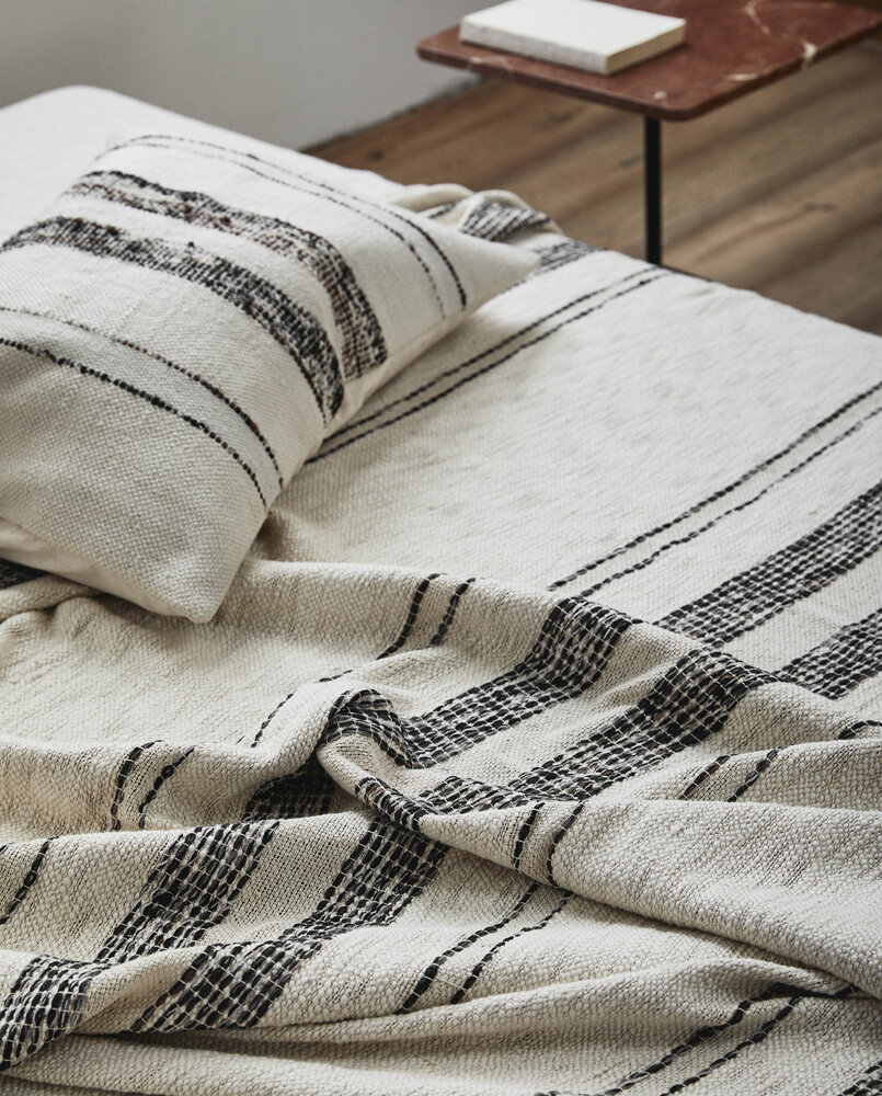 Nordal Anser bedsprei 270x270cm - 6103 Nordal Anser bedsprei 270x270cm - 6103