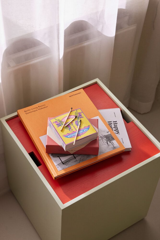 Hubsch Mesa auxiliar/caja de almacenamiento Vault verde claro/rojo - 021910 Hubsch Mesa auxiliar/caja de almacenamiento Vault verde claro/rojo - 021910