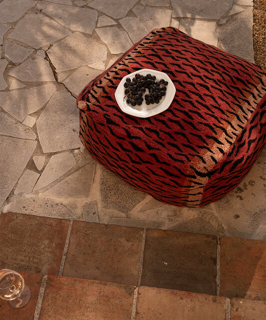 Doing Goods Pouf Tula - 1.45.15.008.200.5 Doing Goods Pouf Tula - 1.45.15.008.200.5