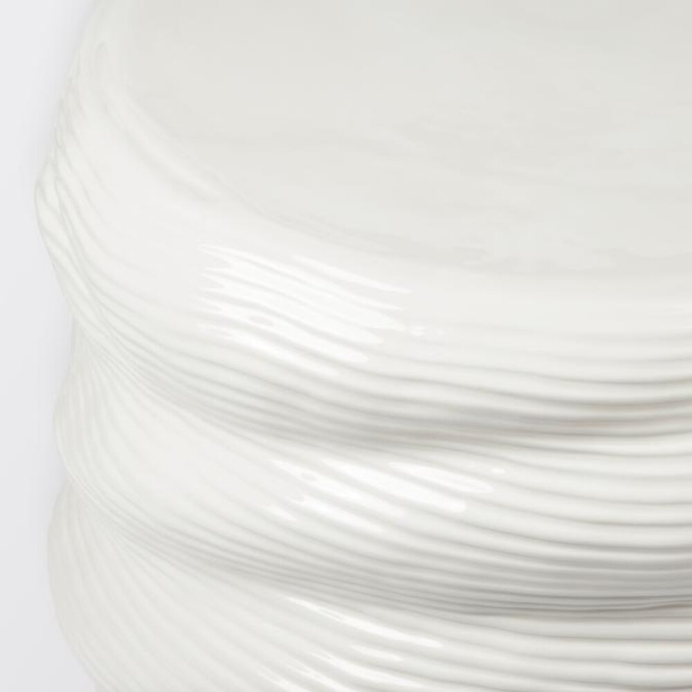 Broste Copenhagen Earthernware table off white - 59000003 Broste Copenhagen Earthernware table off white - 59000003