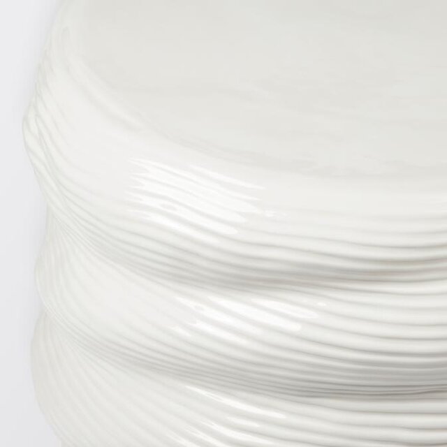 Broste Copenhagen Earthernware table off white - 59000003 Broste Copenhagen Earthernware table off white - 59000003