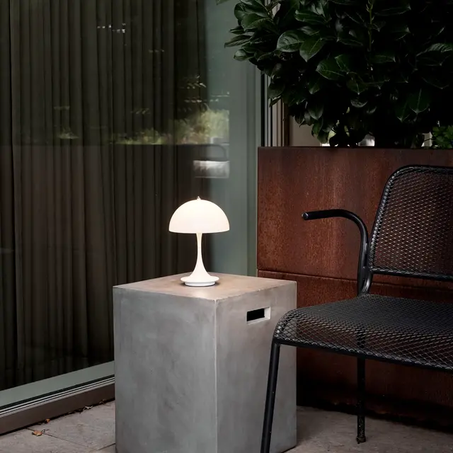 Louis Poulsen Panthella 160 portable table lamp opal white - 5744171436 Louis Poulsen Panthella 160 portable table lamp opal white - 5744171436