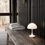 Louis Poulsen Panthella 160 bärbar bordslampa opal vit - 5744171436