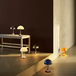 Louis Poulsen Lampe de table portable Panthella 160 chrome opalin beige - 5744171481 Louis Poulsen Lampe de table portable Panthella 160 chrome opalin beige - 5744171481